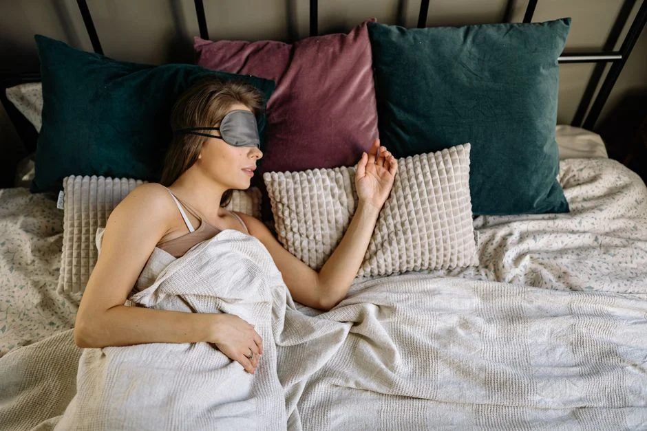Gravity Weighted Sleep Mask Reviews: Tested for Comfort
