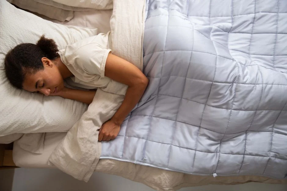 Cool Weighted Blanket Buyer's Guide: Beat the Heat
